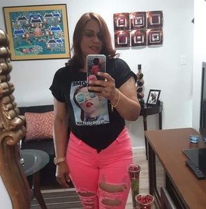 Meet your Posher, Amparo